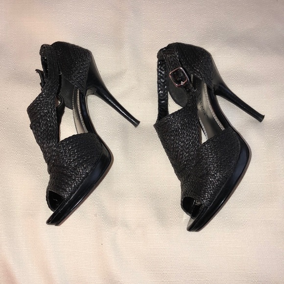 WhiteHouse/BlackMarket Black Straw Stilettos Size7 - Picture 2 of 4